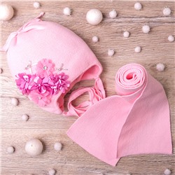 Набор: Шапка вязаная, на завязках, на синтепоне, цветы+шарф, розовая